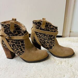 American Eagle Outfitters Tan and Leopard Ankle Boots